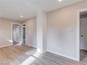 1537 9th St in Cuyahoga Falls, OH - Building Photo - Building Photo