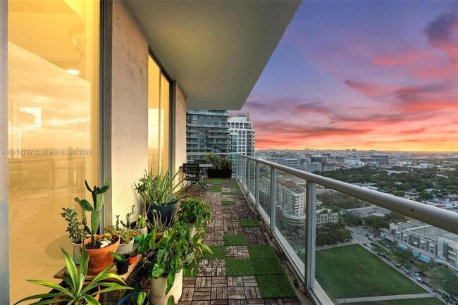 3470 E Coast Ave, Unit H2705 in Miami, FL - Building Photo - Building Photo