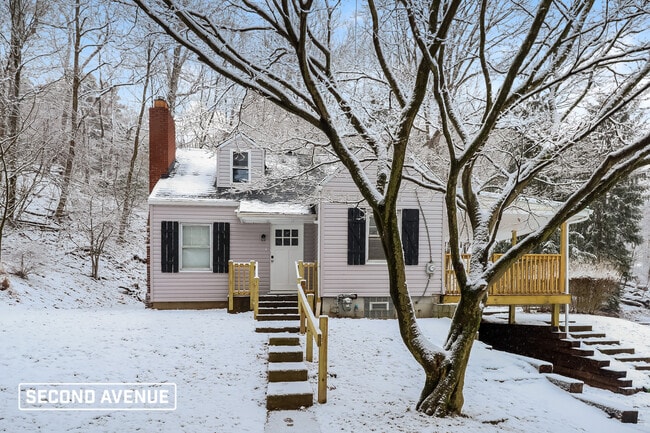 915 W Sutter Rd in Glenshaw, PA - Building Photo - Building Photo