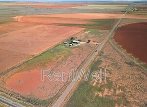 1184 Co Rd 201 in Seminole, TX - Foto de edificio - Building Photo