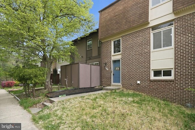 property at 2916 Cantania Pl