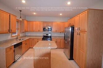 7006 Cambridge Rd in Shakopee, MN - Foto de edificio - Building Photo