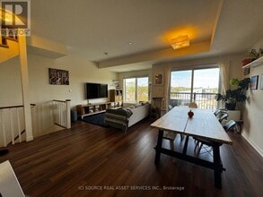 487 Queen St in Newmarket, ON - Building Photo - Building Photo