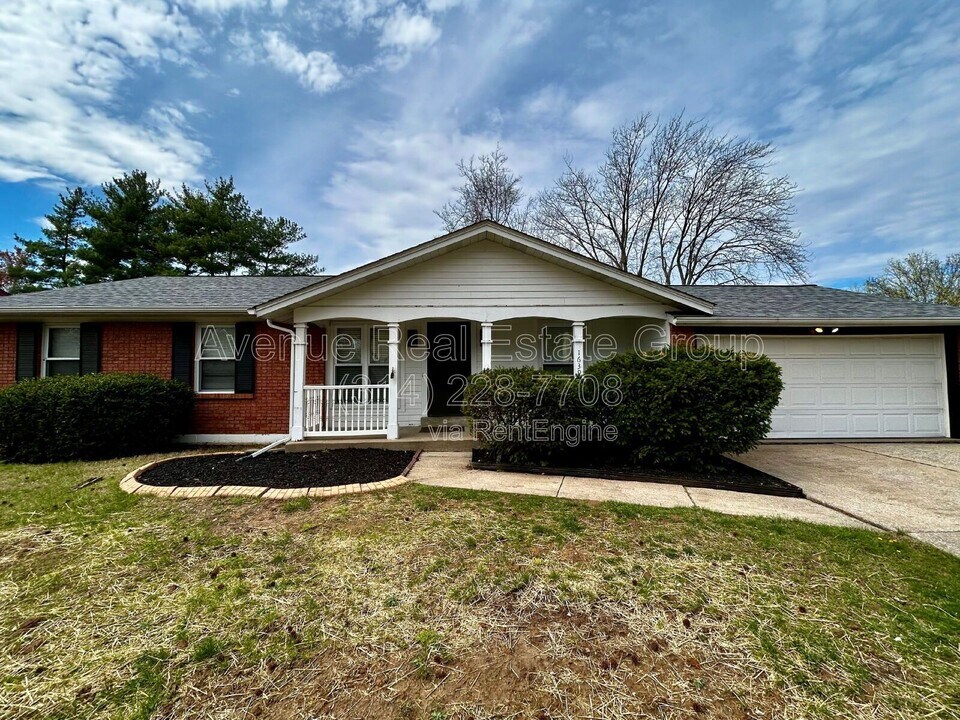 1639 Preston Park Ln in St. Louis, MO - Building Photo