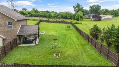 1017 Brighton Dr in Alcoa, TN - Building Photo - Building Photo