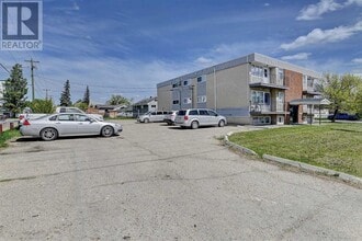 10204-10106 106 Ave. in Grande Prairie, AB - Building Photo - Building Photo
