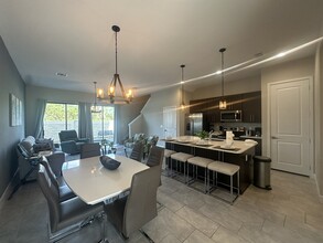 240 Villa Domani Ct in Davenport, FL - Building Photo - Building Photo