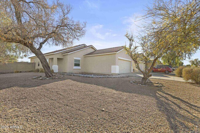 15431 W Maui Ln in Surprise, AZ - Building Photo - Building Photo