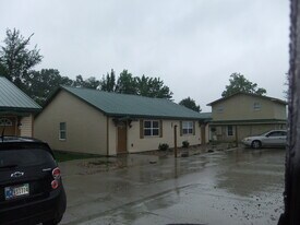 8406 S US Highway 41, Unit A in Terre Haute, IN - Building Photo