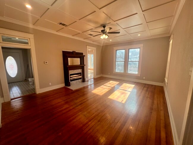 2115 Johnson St in Greenville, TX - Foto de edificio - Building Photo