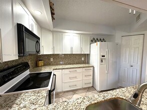 12551 SW 16th Ct in Pembroke Pines, FL - Building Photo - Building Photo