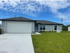 1204 SW 1st Terrace in Cape Coral, FL - Building Photo