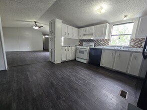 1449 Beach Airport Rd in Conroe, TX - Building Photo - Building Photo