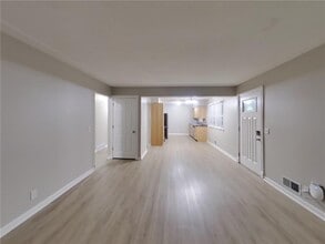 408 Riverview Dr in Monticello, MN - Foto de edificio - Building Photo