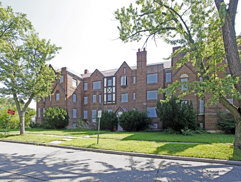 Seminole Apartments in Pontiac, MI - Building Photo