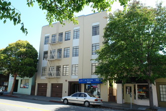 5916-5920 College Ave in Oakland, CA - Building Photo - Building Photo