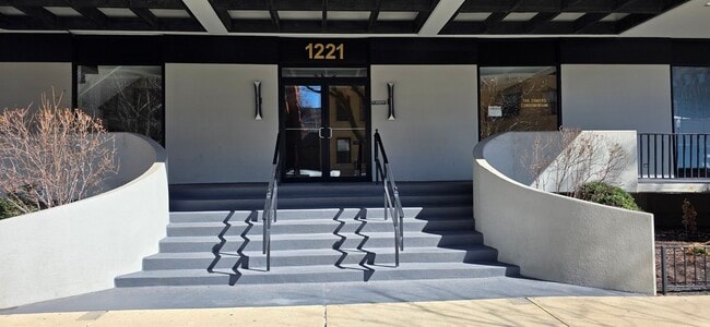 1221 N Dearborn Pkwy in Chicago, IL - Building Photo - Building Photo