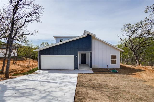 267 Jim Walters Dr in Runaway Bay, TX - Foto de edificio