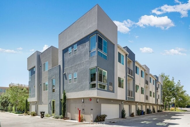 property at 960 N Tangent Privado