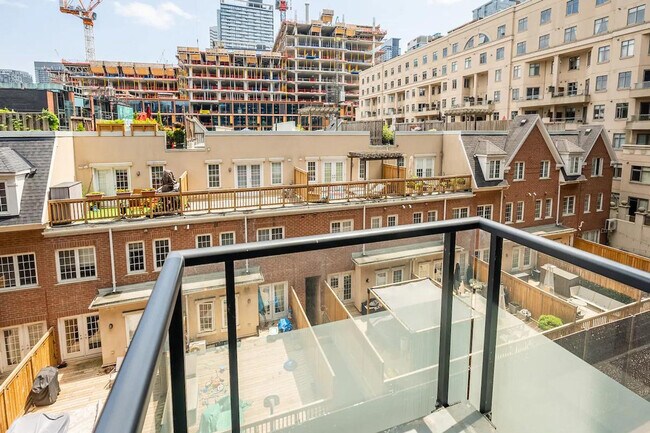 18 Portland St, Unit SI ID1494947P in Toronto, ON - Building Photo - Building Photo