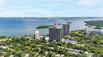 780 NE 69th St in Miami, FL - Building Photo