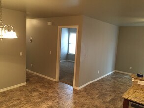 127 Ashley Dr in Edmond, OK - Building Photo - Building Photo