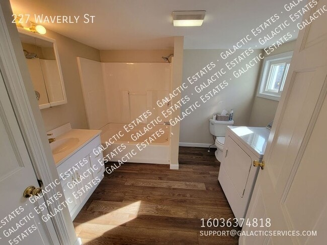 227 Waverly St in Manchester, NH - Building Photo - Building Photo