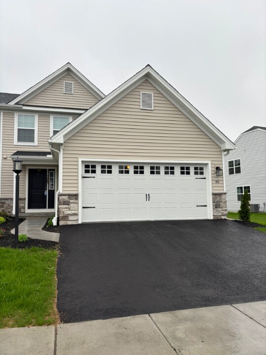 85 Long Bnd Dr in Carlisle, PA - Building Photo