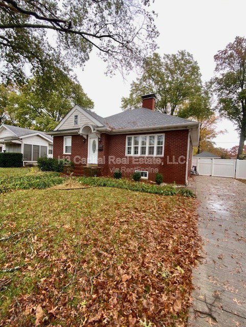 1215 W Main St in Mascoutah, IL - Building Photo - Building Photo