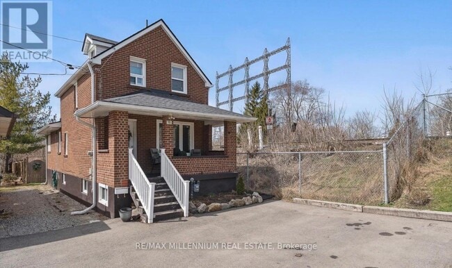 property at 1106 Haig Blvd