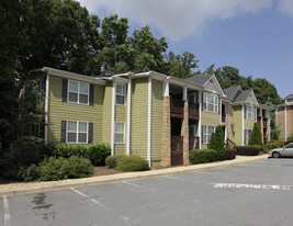 The Madison at Village Green Apartamentos