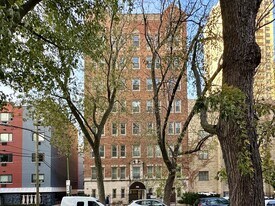 940 W Winona St in Chicago, IL - Building Photo