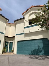 179 Courtyard Dr in Port Hueneme, CA - Building Photo - Building Photo