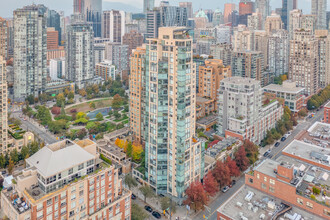 City Crest in Vancouver, BC - Building Photo - Building Photo