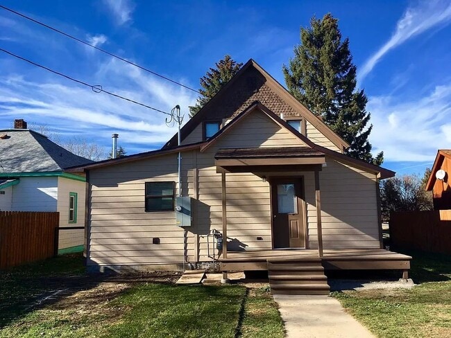 property at 112 N Quaw Blvd