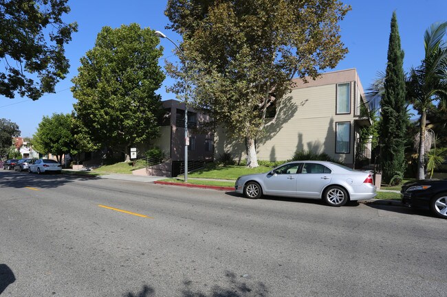 407-409 W Lexington Dr in Glendale, CA - Foto de edificio - Building Photo