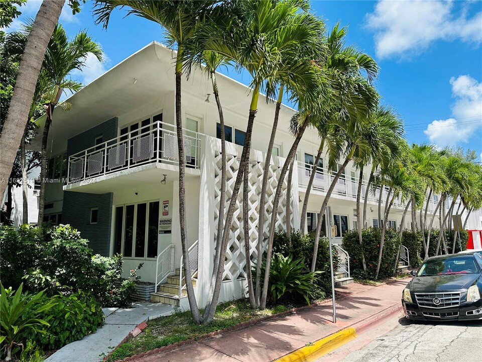 745 13th St in Miami Beach, FL - Building Photo