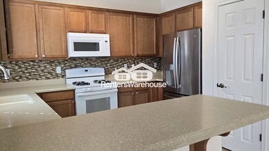1126 E Mt Shibell Dr in Sahuarita, AZ - Foto de edificio - Building Photo