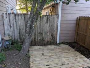 17303 Saturn Ln in Houston, TX - Building Photo - Building Photo