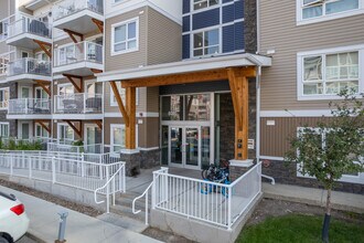 6000 Skyview Ranch Dr NE in Calgary, AB - Building Photo - Building Photo
