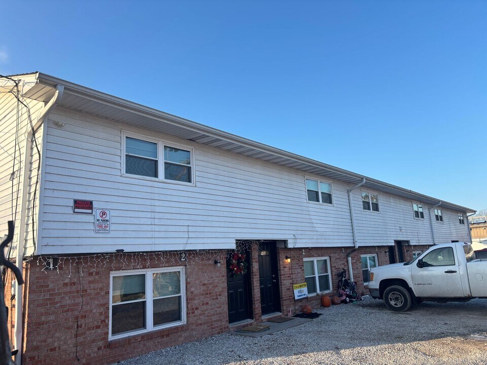 807 Washington Ave in Columbia, MO - Building Photo