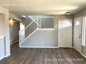 7456 Twin Valley Terrace in Colorado Springs, CO - Foto de edificio - Building Photo