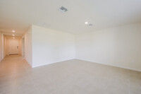 3016 67th St W, Unit B1 in Lehigh Acres, FL - Foto de edificio - Building Photo