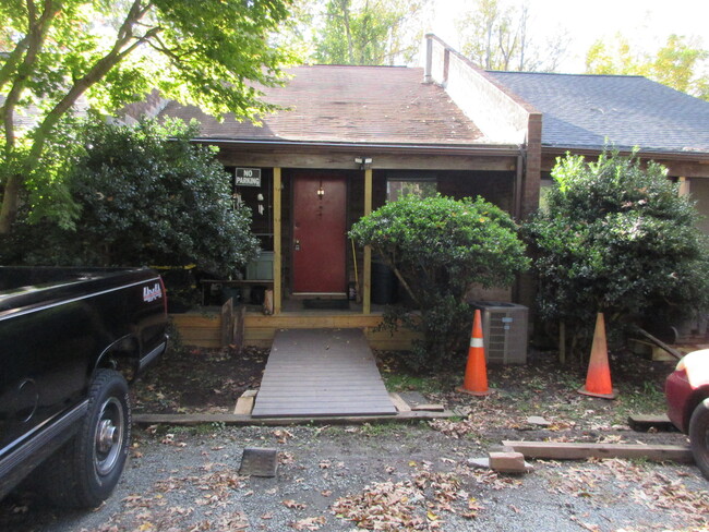 222 Stribling Ave, Unit B in Charlottesville, VA - Building Photo - Building Photo