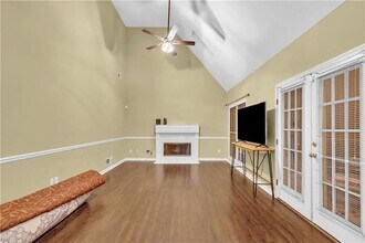 255 Thornbush Ln in Lawrenceville, GA - Building Photo - Building Photo