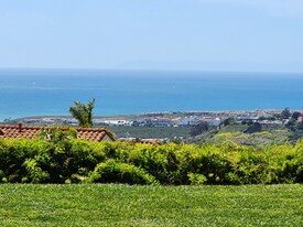 1509 Avenida De Nogales in San Clemente, CA - Building Photo