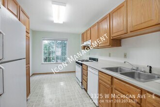 3325 W Michigan Ave in Kalamazoo, MI - Building Photo - Building Photo