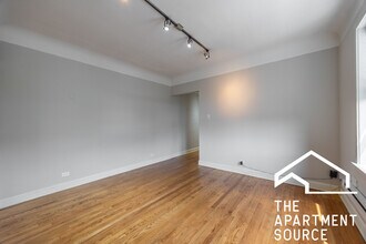 2311 N Rockwell St, Unit 1C in Chicago, IL - Building Photo - Building Photo