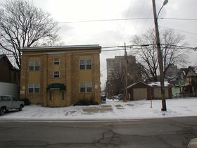 720 E Edwards St in Springfield, IL - Building Photo