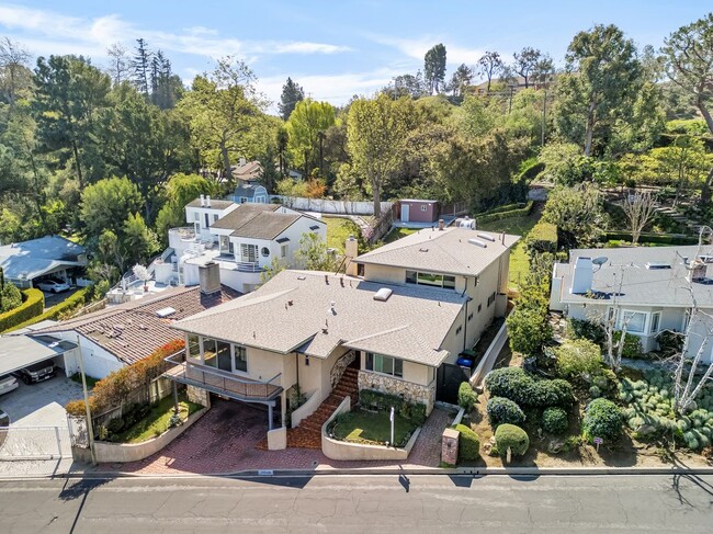 15470 Longbow Dr in Los Angeles, CA - Building Photo - Building Photo